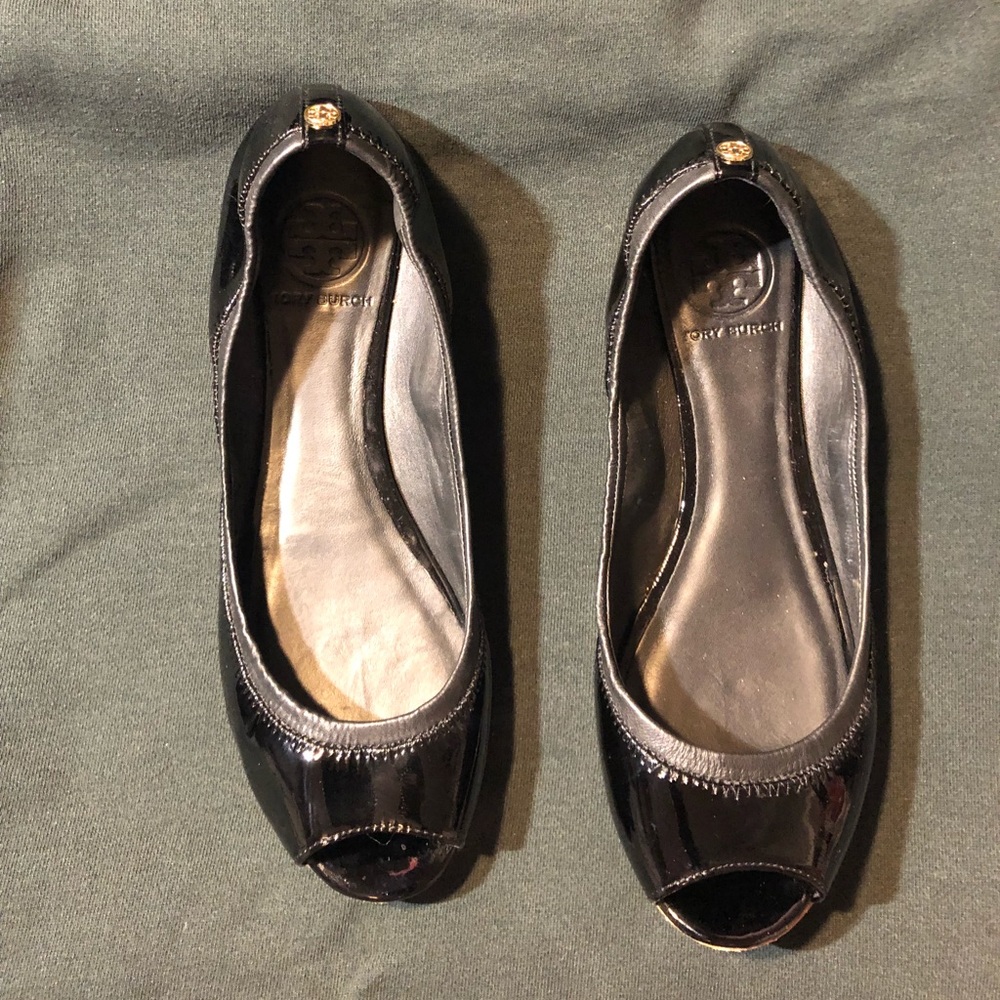 Beautiful, Tory Burch open toed slip on flats.